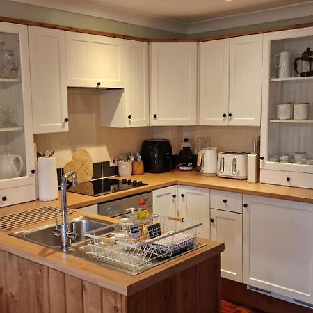 Country Style, 2 Bedroom House, Parking And Superb Location نورويش المظهر الخارجي الصورة